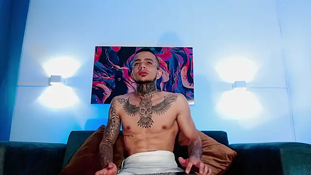 Snapshot of DominicParkerr chatting on 03/20/26, 11:42 DominicParkerr online show from 03/20/26, 11:42