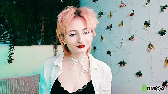 Kira  Cutie online show from 04/24/26, 08:33