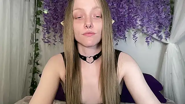 ElfGirlAna online show from 06/11/26, 02:37