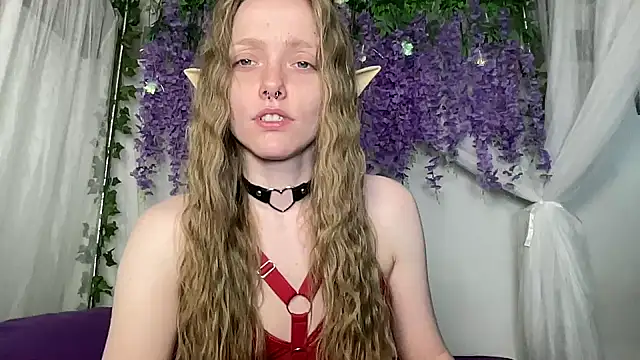 ElfGirlAna online show from 06/25/26, 02:43