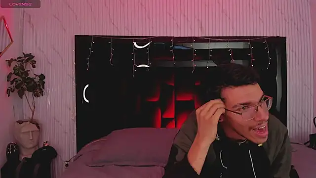 ArthurAndAllice online show from 03/19/26, 11:42