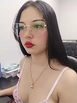 Snapshot of veleria_allurin chatting on 06/23/26, 02:04 veleria allurin online show from 06/23/26, 02:04