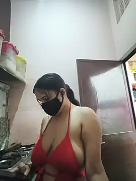 REENA-STRIP online show from 06/06/26, 05:56