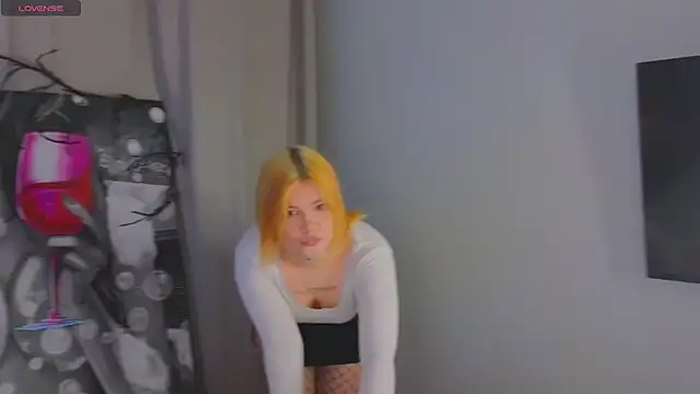 Snapshot of DorisHall chatting on 03/20/26, 08:57 DorisHall online show from 03/20/26, 08:57