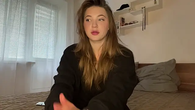 1Kellynaive online show from 05/25/26, 03:29