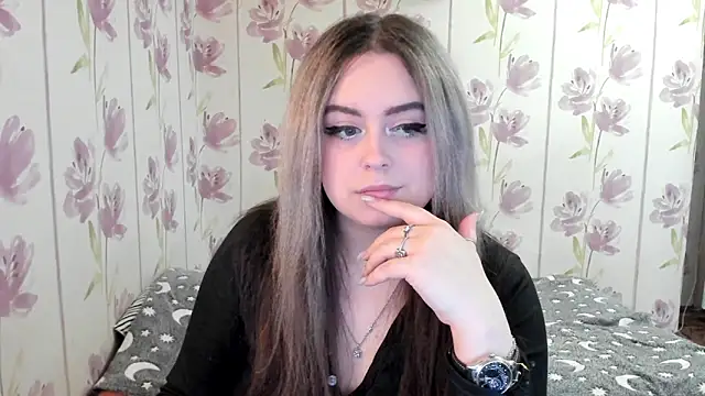 Snapshot of Agathameoww chatting on 04/28/26, 03:06 Agathameoww online show from 04/28/26, 03:06