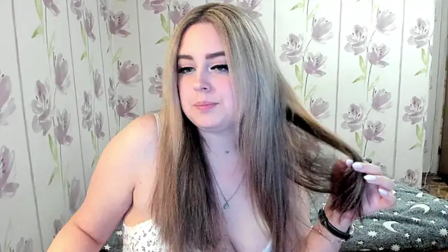 Snapshot of Agathameoww chatting on 05/14/26, 09:32 Agathameoww online show from 05/14/26, 09:32