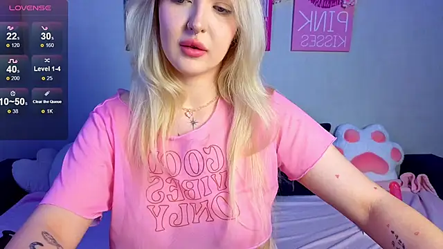 BlondieSummer online show from 06/26/26, 06:45