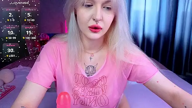 BlondieSummer online show from 07/26/26, 09:27