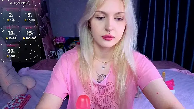 BlondieSummer online show from 07/29/26, 06:17