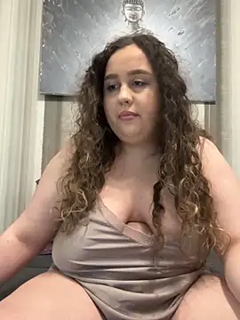 CurlyMaddie online show from 04/20/26, 04:43