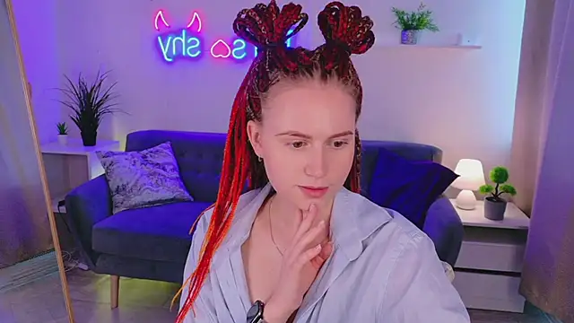 Lover Daisy  online show from 06/12/26, 12:48