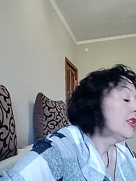 HelgaDennis online show from 04/15/26, 06:53