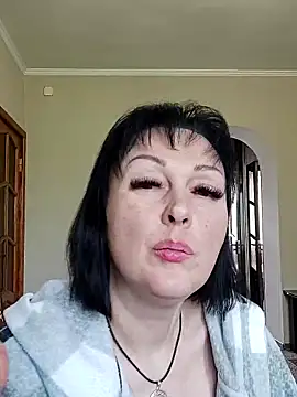 HelgaDennis online show from 04/24/26, 11:01