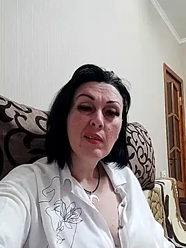 HelgaDennis online show from 05/24/26, 06:13