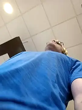 Zeppfann3377 online show from 04/01/26, 11:33