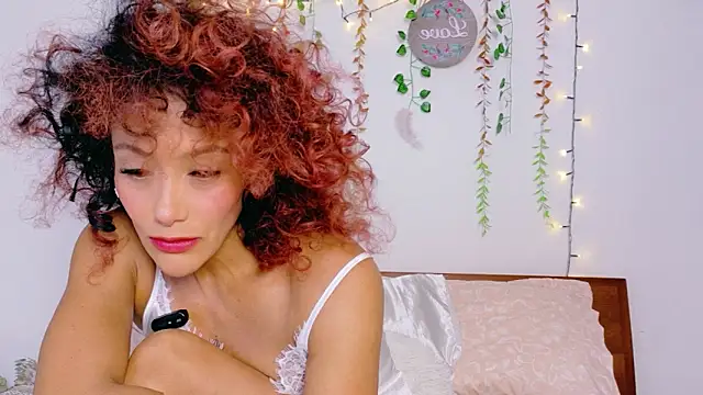 Ajua  Uva online show from 03/27/26, 02:28