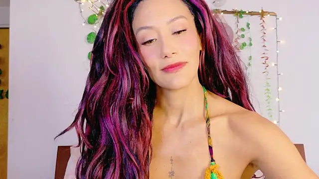 Ajua  Uva online show from 04/16/26, 10:23