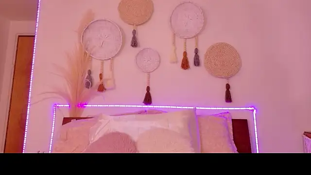 Snapshot of Ajua__Uva chatting on 06/15/26, 11:40 Ajua Uva online show from 06/15/26, 11:40