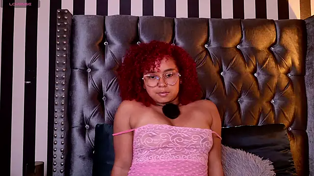 lara curly online show from 03/24/26, 10:20