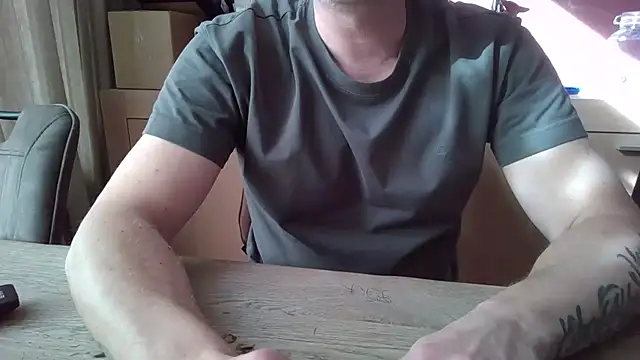 Essie deLona online show from 03/20/26, 02:44