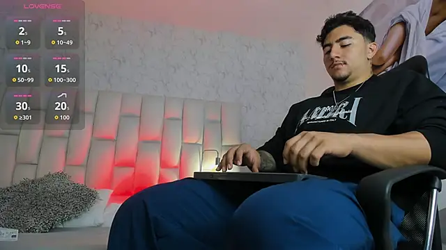 Zane cruz online show from 04/12/26, 12:43