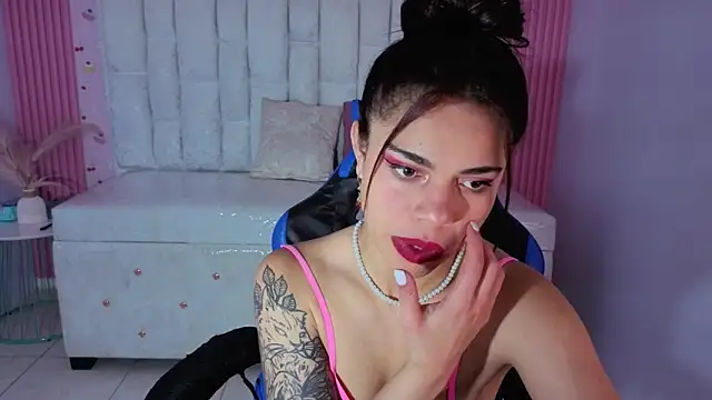Snapshot of sara_1s chatting on 04/24/26, 03:31 sara 1s online show from 04/24/26, 03:31