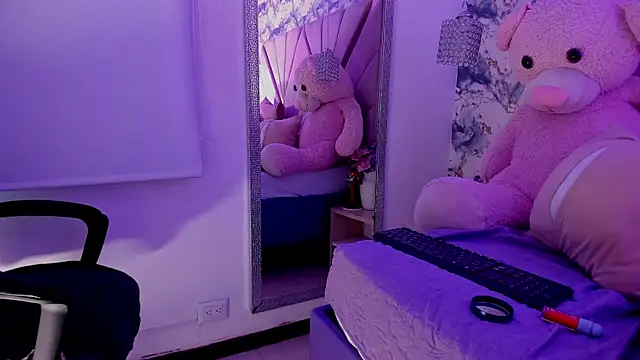 mia rouxx1 online show from 07/28/26, 11:17