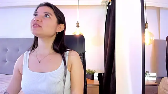 Snapshot of LindaCatalina_ chatting on 03/25/26, 12:44 LindaCatalina online show from 03/25/26, 12:44