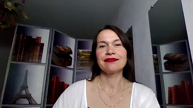Selena Moo online show from 04/07/26, 08:48