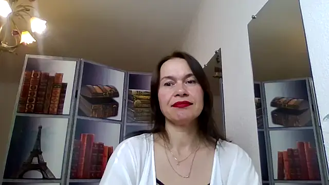 Selena Moo online show from 04/30/26, 08:09