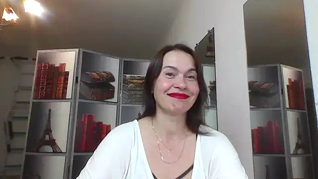 Snapshot of Selena_Moo chatting on 06/02/26, 11:56 Selena Moo online show from 06/02/26, 11:56