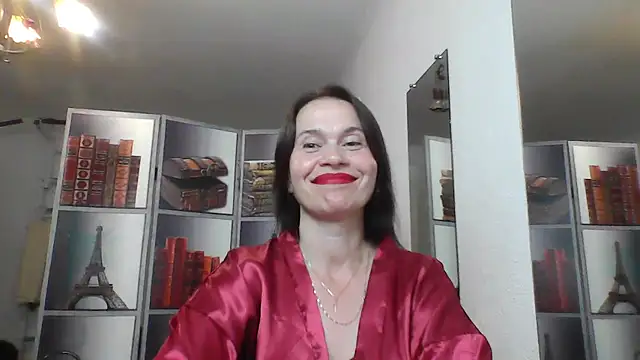 Snapshot of Selena_Moo chatting on 06/19/26, 09:29 Selena Moo online show from 06/19/26, 09:29
