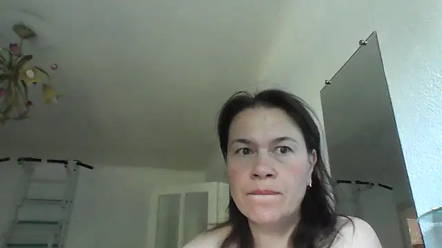 Selena Moo online show from 07/17/26, 05:14