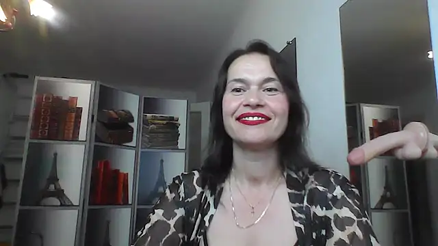 Selena Moo online show from 07/28/26, 11:17
