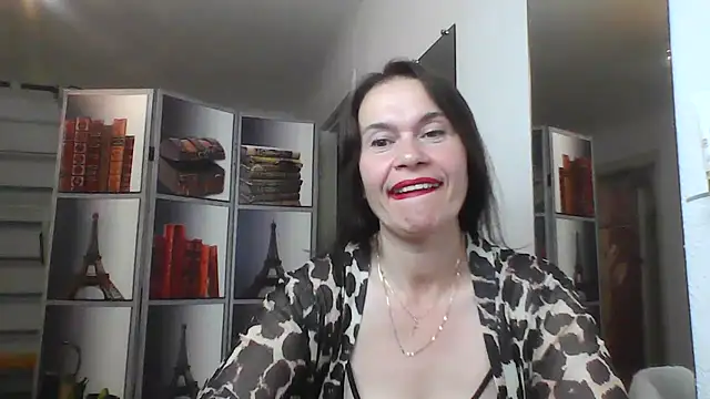 Selena Moo online show from 08/02/26, 08:46