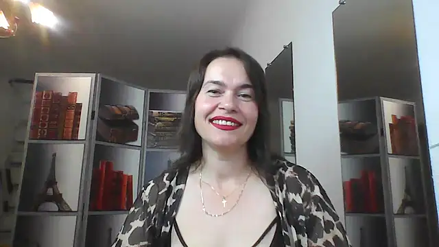 Selena Moo online show from 08/04/26, 10:07