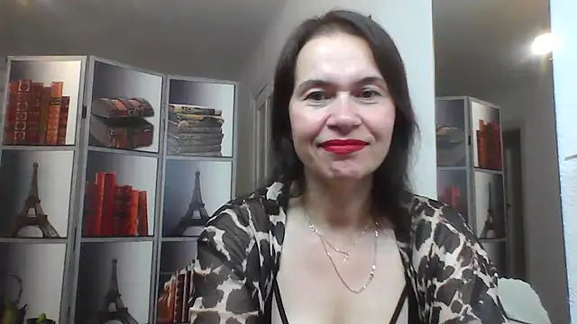 Selena Moo online show from 08/06/26, 09:00