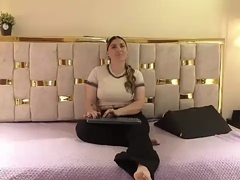 HELLEN MARK online show from 03/25/26, 11:38