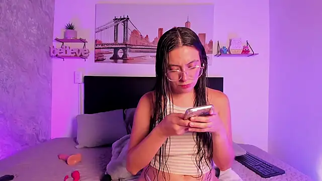 Snapshot of SofiaLujan_ chatting on 04/29/26, 11:55 SofiaLujan online show from 04/29/26, 11:55