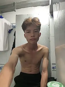 Nguyencuong1999 online show from 04/28/26, 03:39