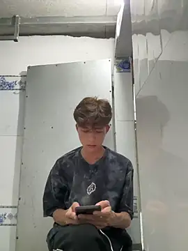 Nguyencuong1999 online show from 05/02/26, 07:57