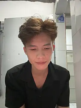 Nguyencuong1999 online show from 05/05/26, 09:06