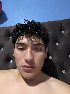 Snapshot of Piero_1369 chatting on 07/14/26, 01:52 Piero 1369 online show from 07/14/26, 01:52