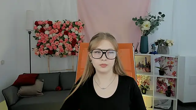 LunasFrost online show from 03/20/26, 10:53