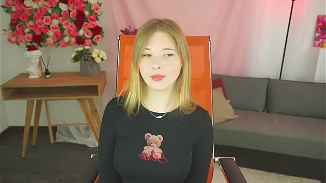 LunasFrost online show from 04/09/26, 10:20