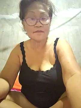 Snapshot of Sunflower1956 chatting on 04/25/26, 10:07 Sunflower1956 online show from 04/25/26, 10:07