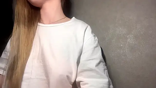 CarolineNine online show from 05/07/26, 04:23