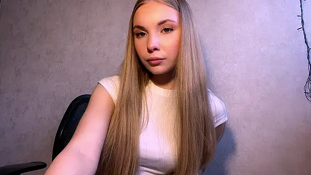 CarolineNine online show from 05/15/26, 02:46