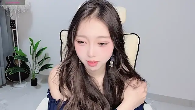 Yukiy8877 online show from 03/24/26, 09:31